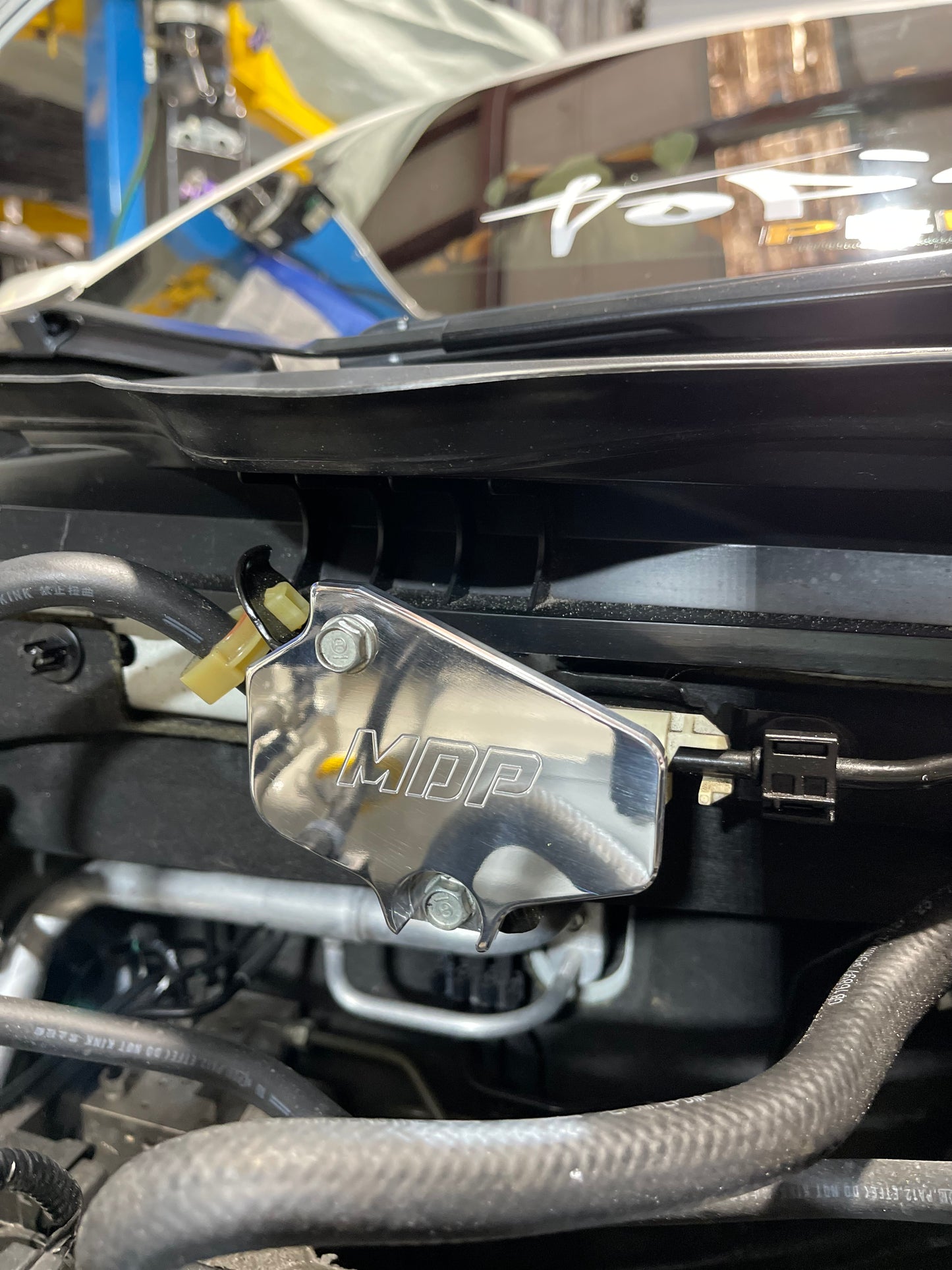 10th & 11th Gen Civic High-Pressure Fuel Line Cover