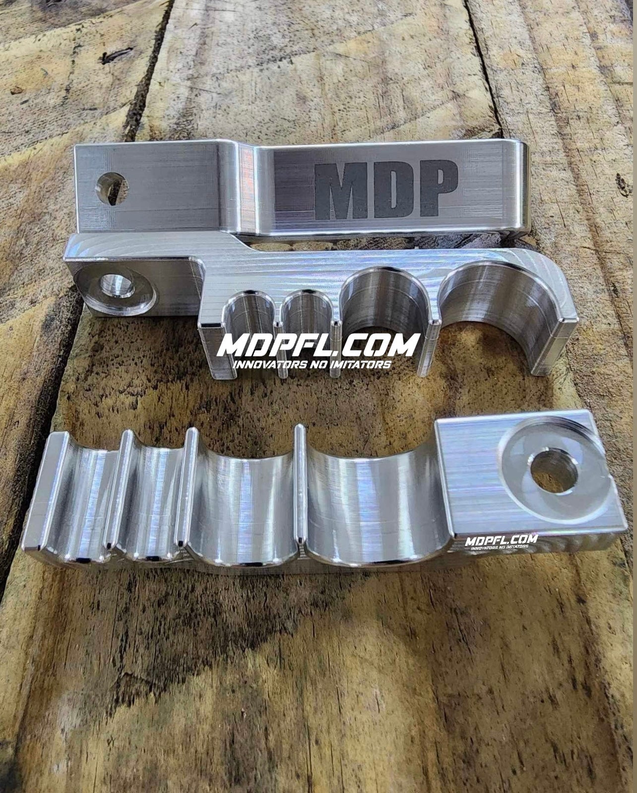 Soporte de línea de combustible y freno MDP